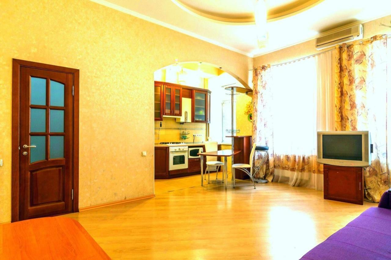 Large Apartment In The Center Dnipro Exteriör bild