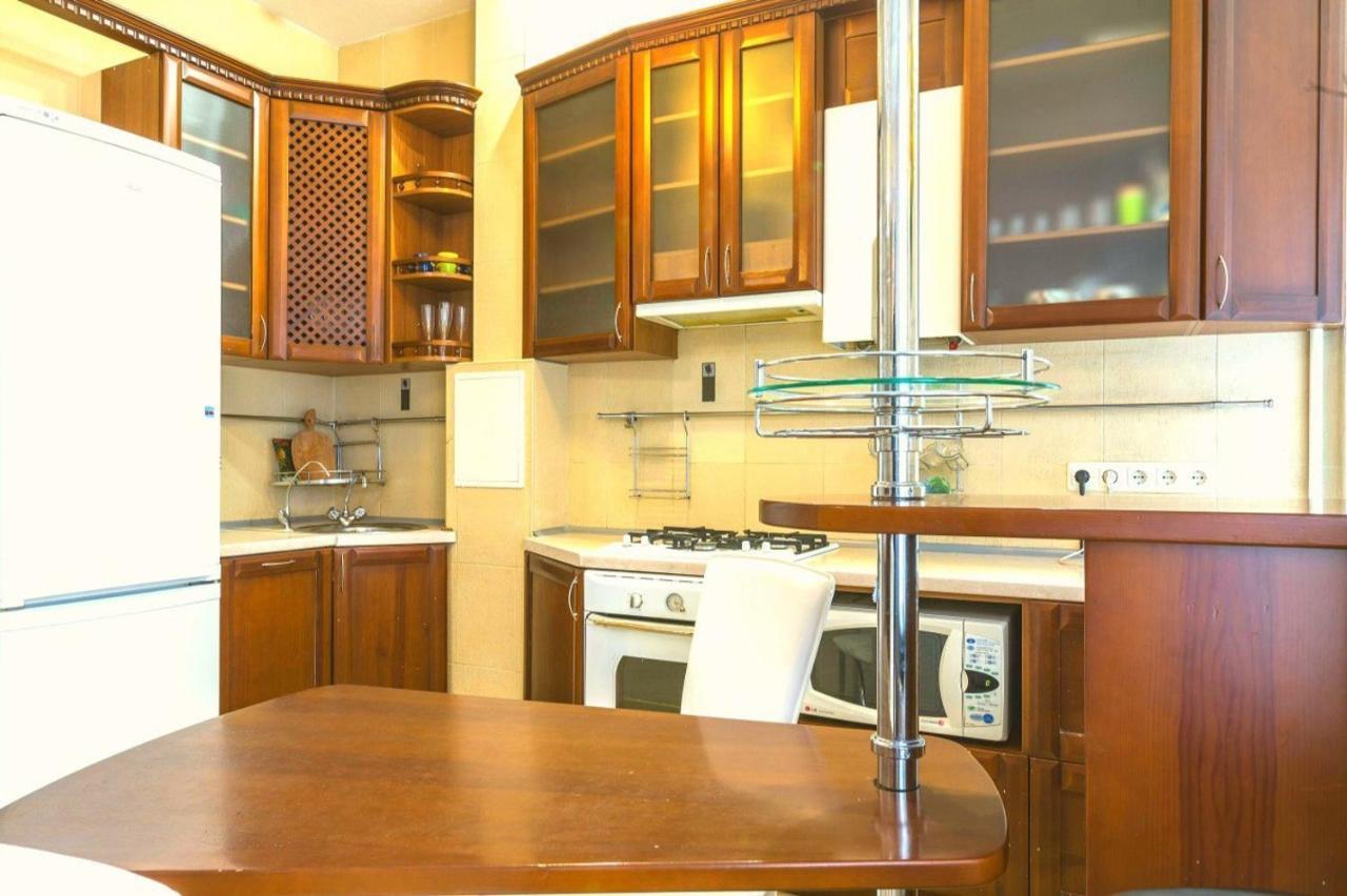 Large Apartment In The Center Dnipro Exteriör bild