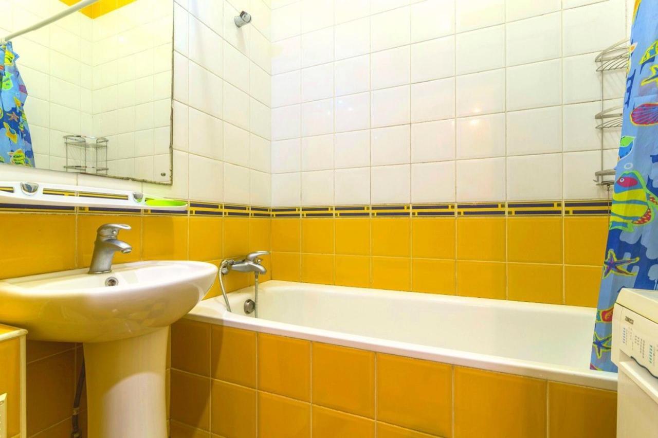 Large Apartment In The Center Dnipro Exteriör bild